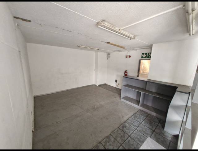 257M² FACTORY TO LET IN JET PARK